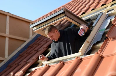 Pose de fenêtres de toit Velux à la Vernarède